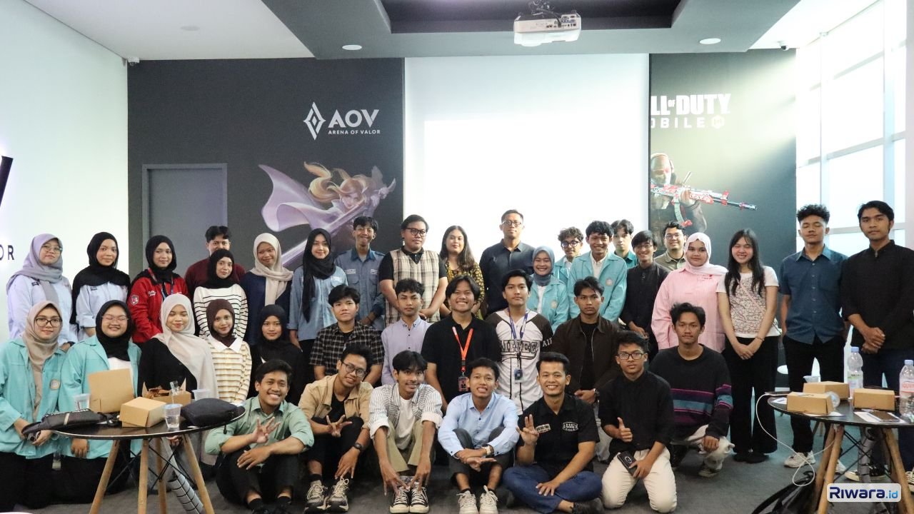 Mahasiswa Program Studi Informatika FTISD Universitas Sebelas Maret UNS memperkenalkan platform berbasis AI MyCV Scan dalam workshop dan sosialisasi di Garena Gaming  Community Hub Solo Techno Park Minggu 28 Juni 2026